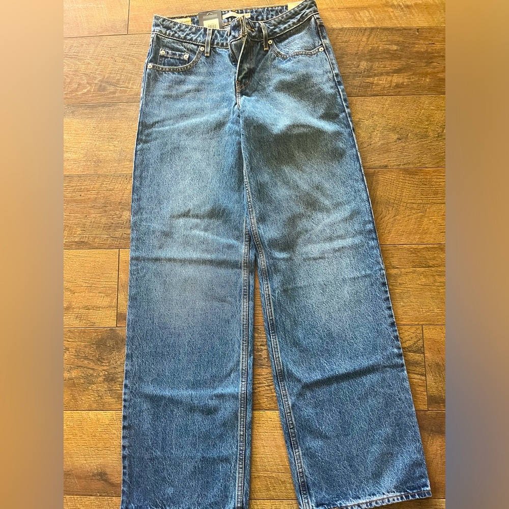 NWT Levi’s premium LOW LOOSE WOMEN'S JEANS
